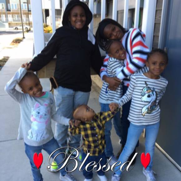 Meet your Posher, Ora - Picture 1 of 1